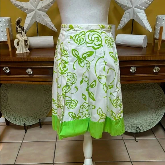 Women’s Vibrant Floral Green &  White 100% Cotton A line Midi Skirt Sz 11 USA - Picture 2 of 7